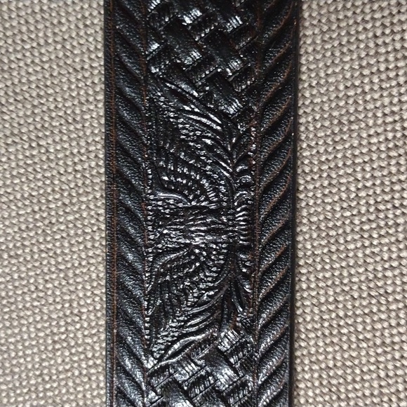 42" Leather Eagle embossed belt - Picture 1 of 8